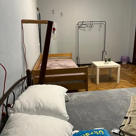 Ararat-klovskaya Hostel-apartments Kiev