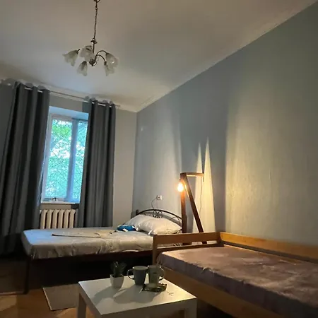Ararat-klovskaya Hostel-apartments Kiev