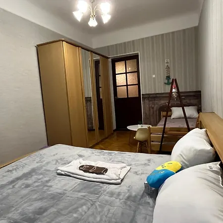 Ararat-klovskaya Hostel-apartments Kiev