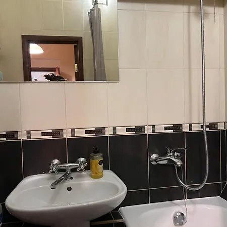 Ararat-klovskaya Hostel-apartments Kiev