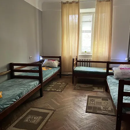 Ararat-klovskaya Hostel-apartments Kiev